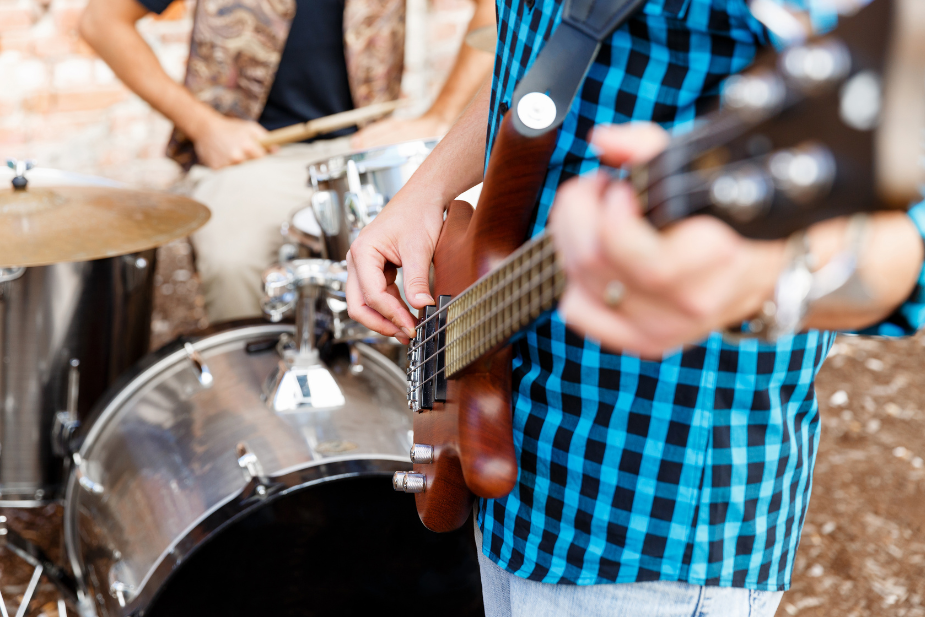 【2023年最新】路上ライブ成功の秘訣: 許可の取得方法から最適な機材選びまで