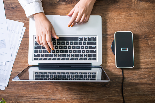 モバイルバッテリーの充電方法ガイド:長持ちさせるコツとは?