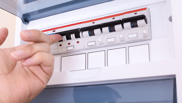 すぐに役立つ!ブレーカーが落ちてないのに停電したときの解決方法