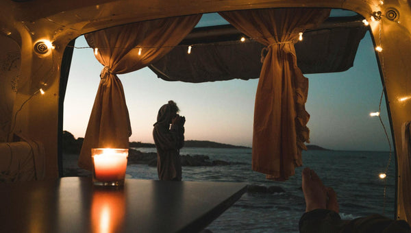 車中泊のバッテリー切れを完全回避！ポータブル電源と充電方法の全知識