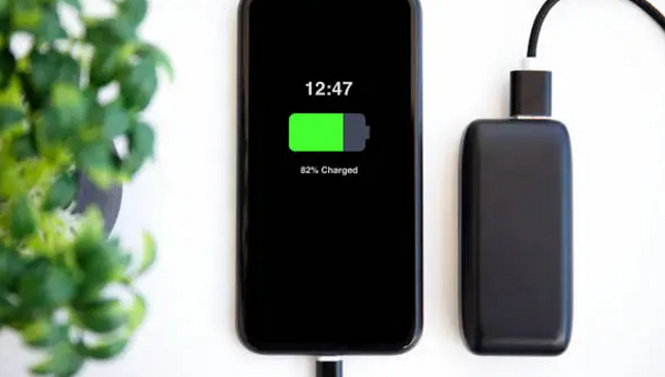 スマホ充電の電気代はいくら？節約する方法やおすすめポータブル電源を解説