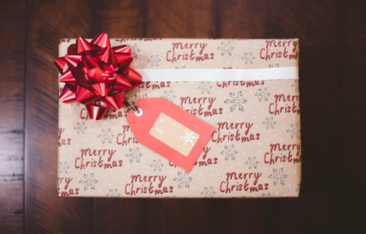 女性へのクリスマスプレゼント2025｜相手別＆予算別のおすすめギフト