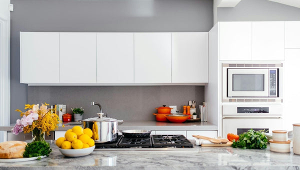 食器棚の地震対策を完全解説｜家庭でできる安全なキッチンの備え方