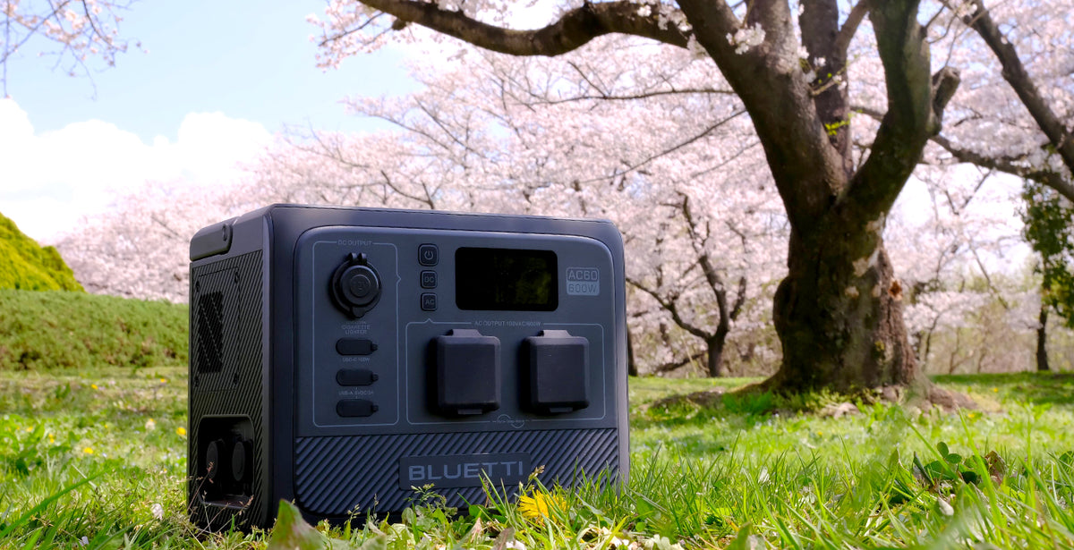 BLUETTI AC60ポータブル電源の製品画像。コンパクトで持ち運びしやすいデザイン。