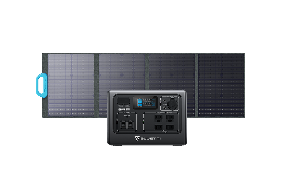 BLUETTI EB55ポータブル電源とPV120ソーラーパネルのセット。キャンプでの長時間使用に最適な組み合わせ。